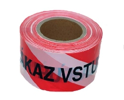 Vytyčující páska s červeno-bílými pruhy a nápisem 